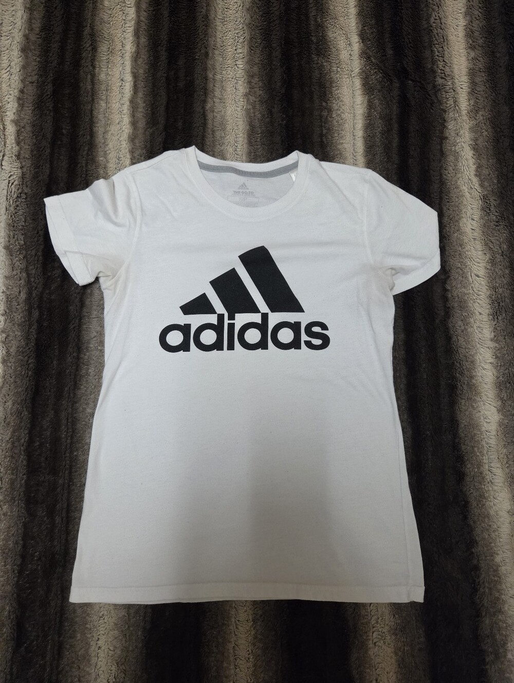 adidas Tee Size S